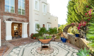 Elegante, op het zuiden gelegen frontline golf villa te koop, gelegen in Benahavis - Marbella met zeezicht 641 