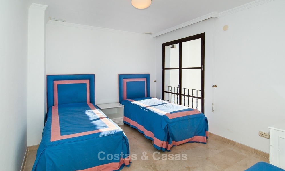 Vrijstaand Huis te koop, op het zuiden gelegen, panoramisch uitzicht op zee en golf in golfresort in Marbella - Benahavis 977