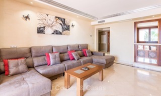 Eerstelijns strand penthouse appartement te koop op de New Golden Mile tussen Marbella en Estepona 1002 