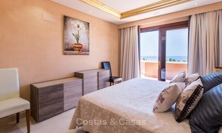 Eerstelijns strand penthouse appartement te koop op de New Golden Mile tussen Marbella en Estepona 1008 
