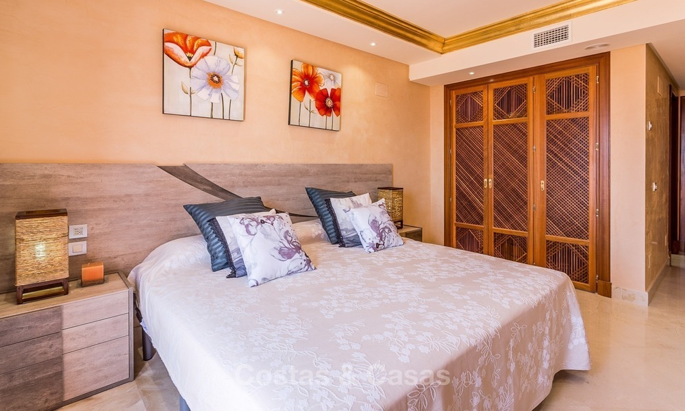 Eerstelijns strand penthouse appartement te koop op de New Golden Mile tussen Marbella en Estepona 1009
