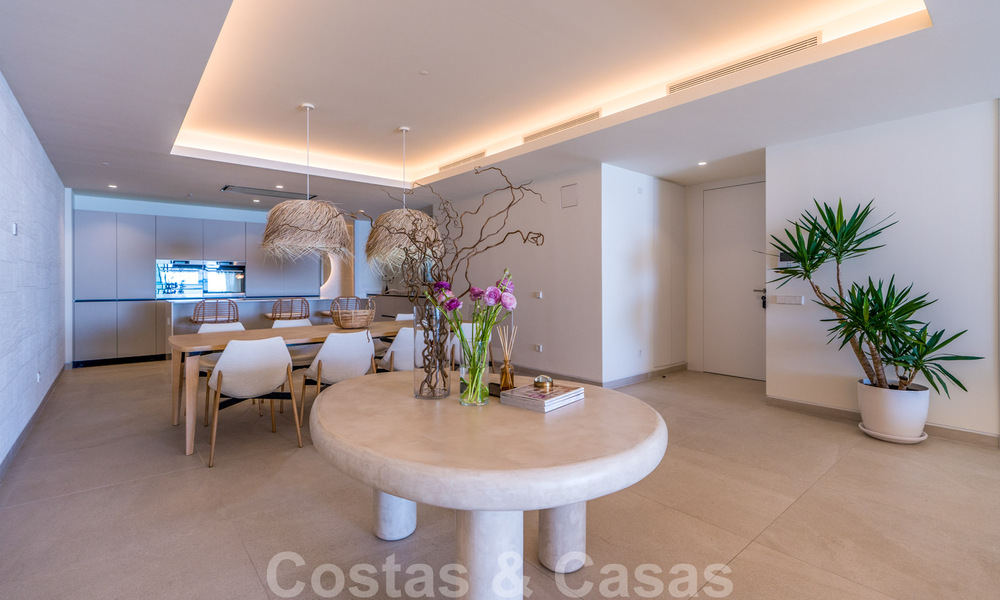 Moderne Luxe Appartementen te koop, direct aan de strandboulevard gelegen, in Estepona centrum. Opgeleverd! 40592
