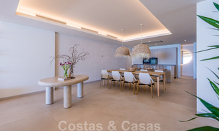 Moderne Luxe Appartementen te koop, direct aan de strandboulevard gelegen, in Estepona centrum. Opgeleverd! 40593 