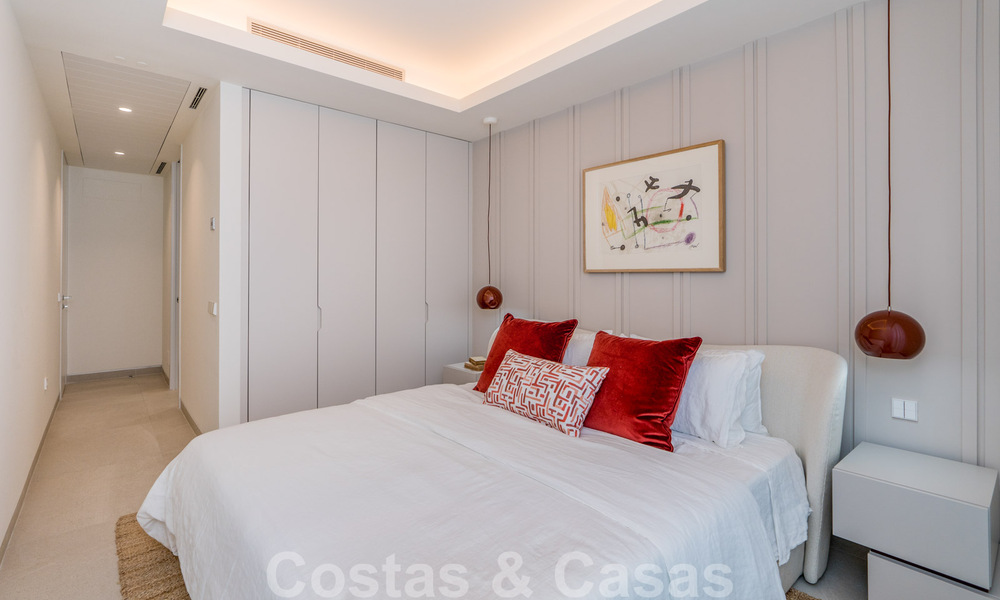 Moderne Luxe Appartementen te koop, direct aan de strandboulevard gelegen, in Estepona centrum. Opgeleverd! 40611
