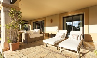 Geprijsd om te verkopen! Luxe Appartement op de Begane Grond met Privézwembad in Aloha, Nueva Andalucia, Marbella 1380 