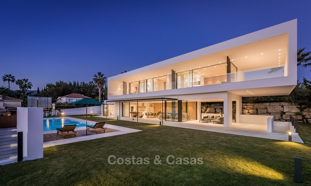Nieuwe, Ultra-moderne Villa te koop met uitzicht op de Golfbaan in Nueva Andalucía, Marbella 1434