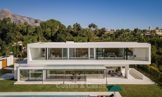 Nieuwe, Ultra-moderne Villa te koop met uitzicht op de Golfbaan in Nueva Andalucía, Marbella 1445 
