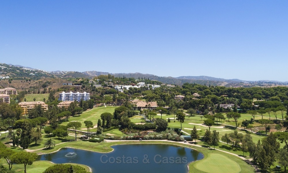 Luxe Penthouse Appartement te koop in een Beveiligd Complex met Panoramisch Uitzicht op de Golf en de Zee in Rio Real, Marbella 1468