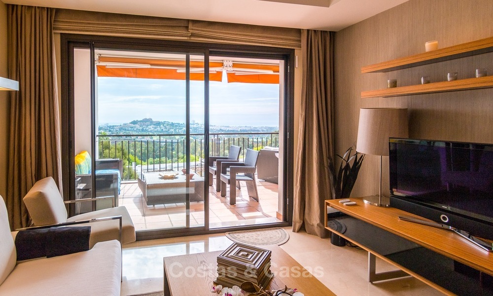 Modern Appartement met Panoramisch Zee-, Golf- en Bergzicht te koop in La Quinta, Benahavis - Marbella 1531