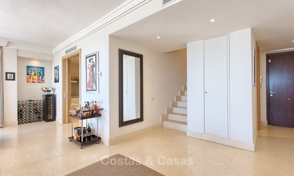 Modern Penthouse appartement met Panoramisch Zeezicht te koop in Los Monteros, Marbella 1600