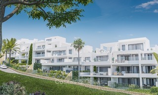 Eigentijdse, Moderne Appartementen met Uitzicht op de Golfbaan en de Zee te koop in Estepona, Costa del Sol 1759 