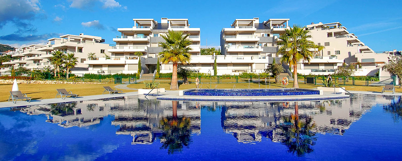 Zeer ruim, licht en modern 3-slaapkamer luxe appartement te koop met open zeezicht in Marbella - Benahavis