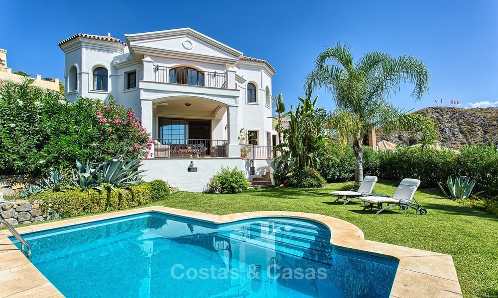 Luxe Villa te koop met zicht op de Zee en de Bergen in een Beveiligd Complex in La Quinta, Benahavis - Marbella 2029