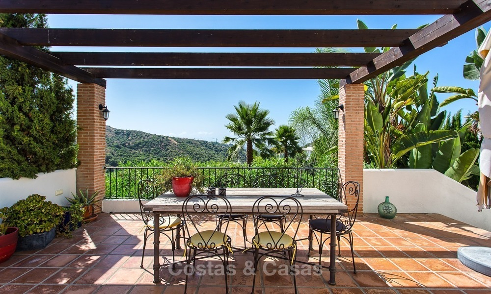 Luxe Villa te koop met zicht op de Zee en de Bergen in een Beveiligd Complex in La Quinta, Benahavis - Marbella 2033