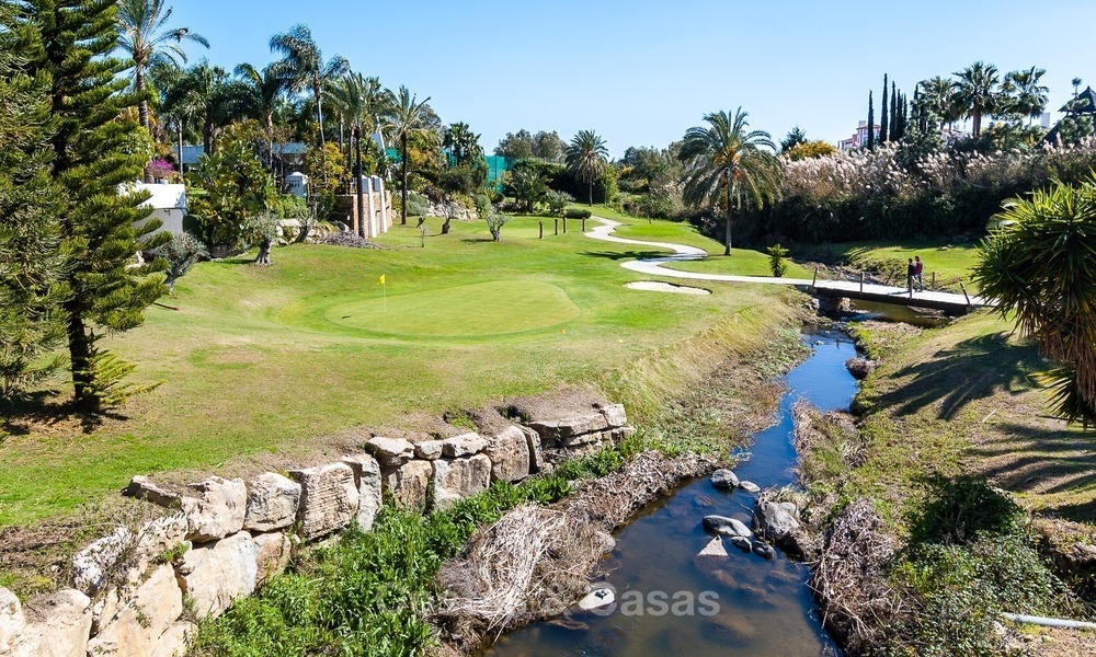 Moderne Hedendaagse villa's te koop in een Nieuw Project, Eerstelijns Golf in Estepona - Marbella 2705
