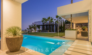 Instapklare Moderne Villa te koop, vlakbij Golf met uitzicht op Zee, in Benahavis - Marbella 33953 