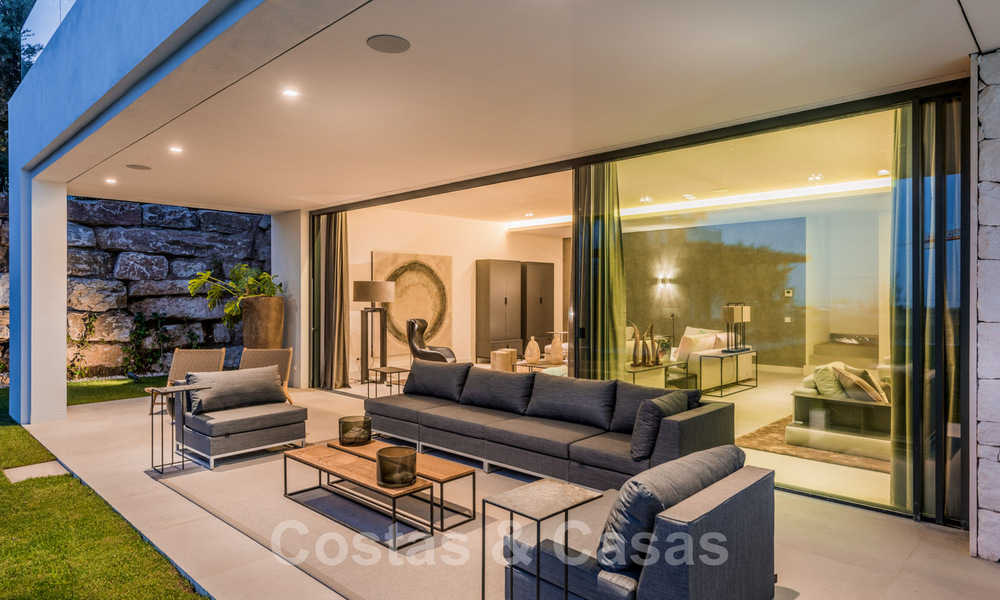 Instapklare Moderne Villa te koop, vlakbij Golf met uitzicht op Zee, in Benahavis - Marbella 33961
