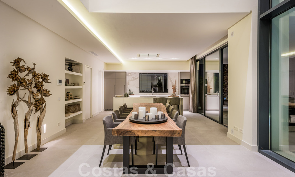 Instapklare Moderne Villa te koop, vlakbij Golf met uitzicht op Zee, in Benahavis - Marbella 33966