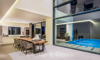 Instapklare Moderne Villa te koop, vlakbij Golf met uitzicht op Zee, in Benahavis - Marbella 33971 