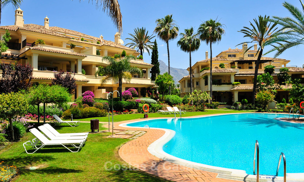 Eerstelijn golf ruim luxe appartement te koop in Nueva Andalucia - Marbella 2880