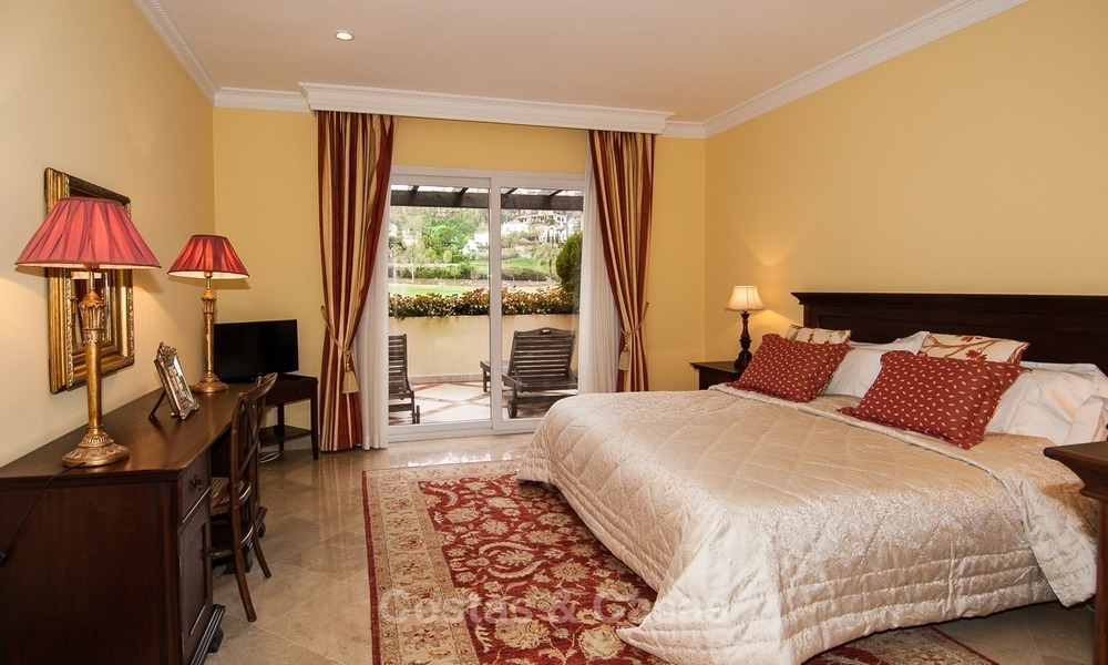 Eerstelijn golf ruim luxe appartement te koop in Nueva Andalucia - Marbella 2588