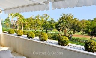 Eerstelijn golf modern, ruim, luxe penthouse te koop in Nueva Andalucia - Marbella 2545 