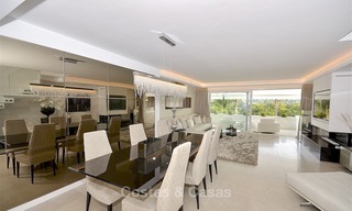 Eerstelijn golf modern, ruim, luxe penthouse te koop in Nueva Andalucia - Marbella 2550 