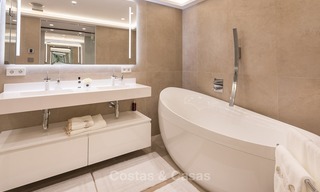 Eerstelijn golf modern, ruim, luxe penthouse te koop in Nueva Andalucia - Marbella 2556 