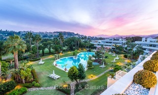 Eerstelijn golf modern, ruim, luxe penthouse te koop in Nueva Andalucia - Marbella 2570 
