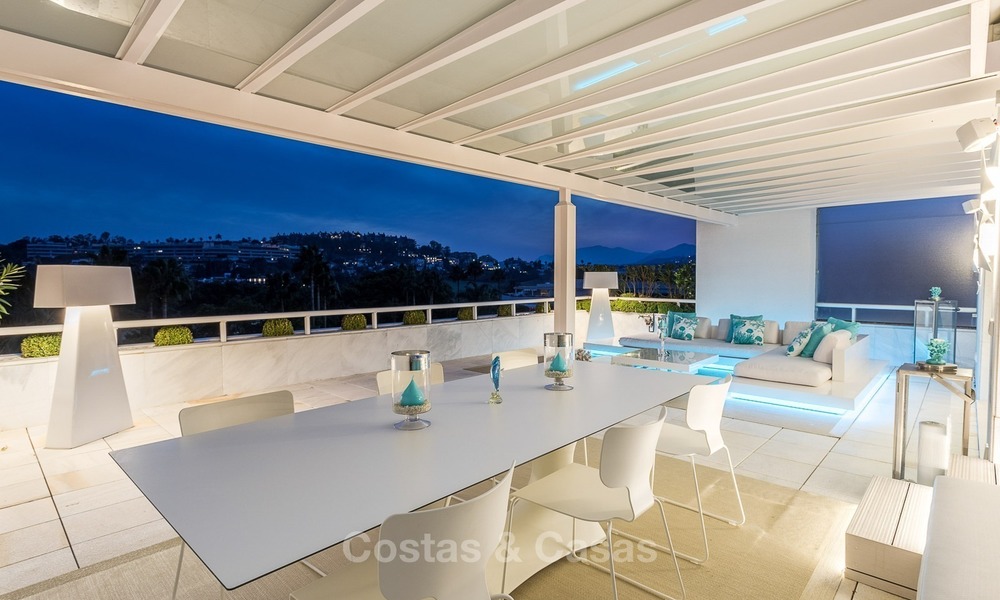 Eerstelijn golf modern, ruim, luxe penthouse te koop in Nueva Andalucia - Marbella 2572