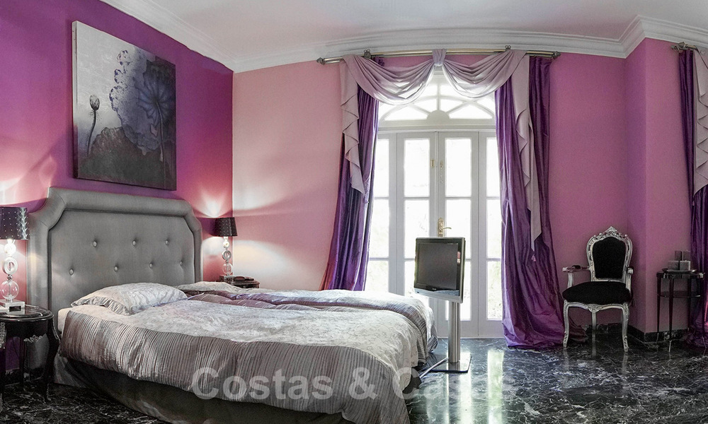 Exclusieve villa te koop op een groot perceel met zeezicht in Marbella - Estepona 33982