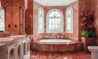 Exclusieve villa te koop op een groot perceel met zeezicht in Marbella - Estepona 33983 