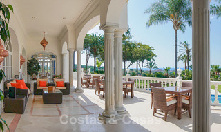 Exclusieve villa te koop op een groot perceel met zeezicht in Marbella - Estepona 33991 