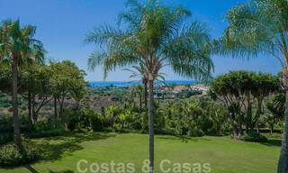 Exclusieve villa te koop op een groot perceel met zeezicht in Marbella - Estepona 33993 