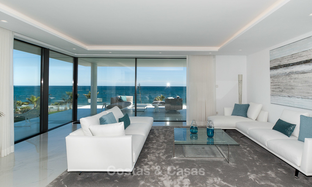 Exclusieve, Nieuwe, Moderne eerstelijns strand Appartementen te koop, Marbella - Estepona. Herverkopen beschikbaar. 3001