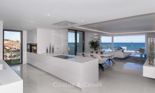 Exclusieve, Nieuwe, Moderne eerstelijns strand Appartementen te koop, Marbella - Estepona. Herverkopen beschikbaar. 3003 