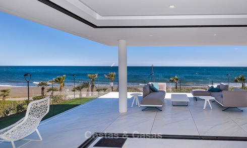 Exclusieve, Nieuwe, Moderne eerstelijns strand Appartementen te koop, Marbella - Estepona. Herverkopen beschikbaar. 3005