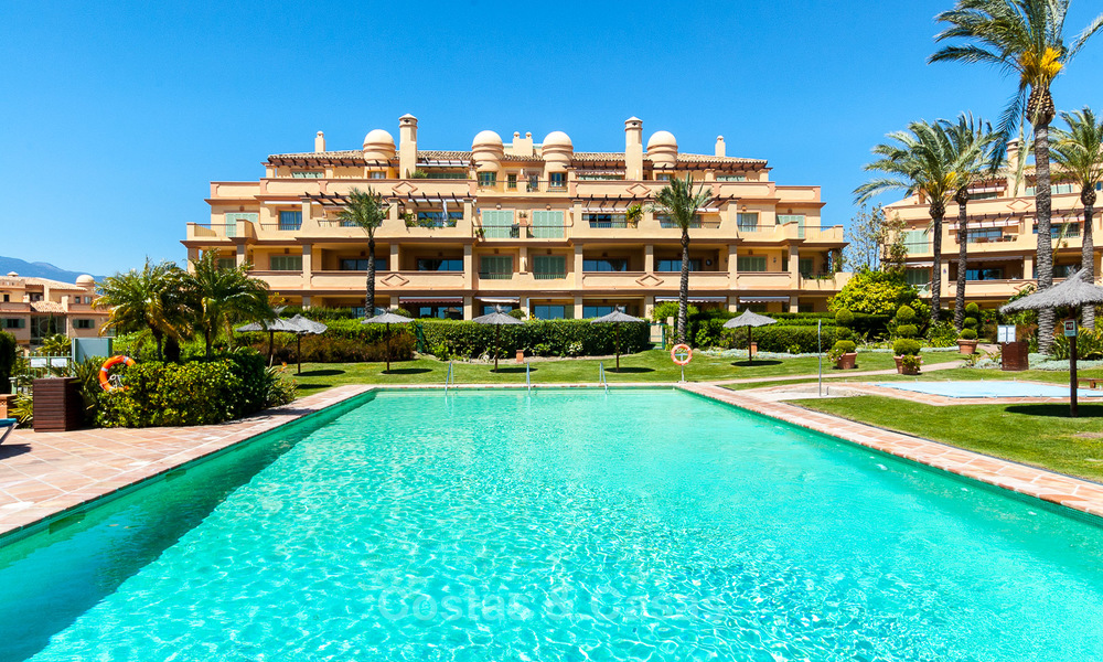 Luxe Penthouse appartement te koop in een vijfsterren golfresort op de New Golden Mile in Benahavis - Marbella 3064