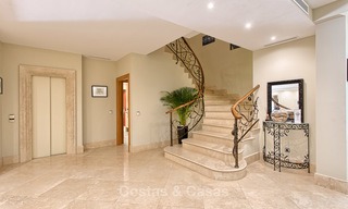 Kwaliteits Villa te koop, gebouwd in Klassieke stijl, gelegen aan de Golden Mile, Marbella. Verlaagd in prijs! 3120 