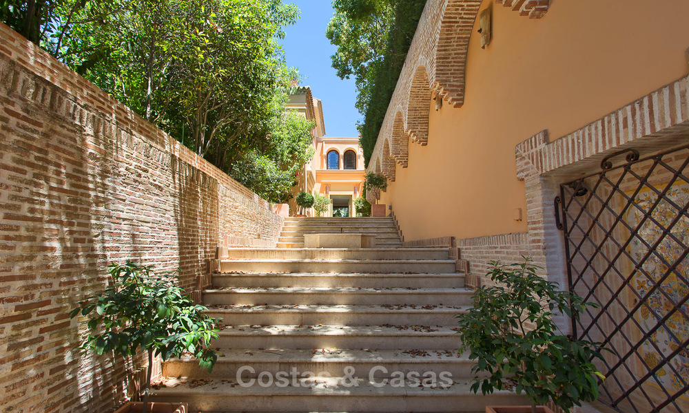 Kwaliteits Villa te koop, gebouwd in Klassieke stijl, gelegen aan de Golden Mile, Marbella. Verlaagd in prijs! 3139