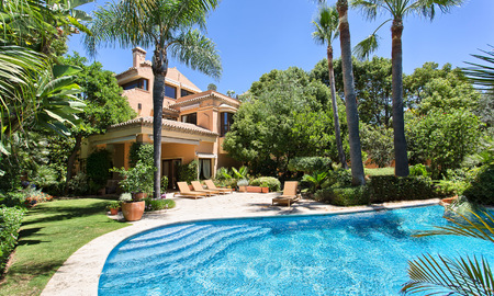 Kwaliteits Villa te koop, gebouwd in Klassieke stijl, gelegen aan de Golden Mile, Marbella. Verlaagd in prijs! 3142