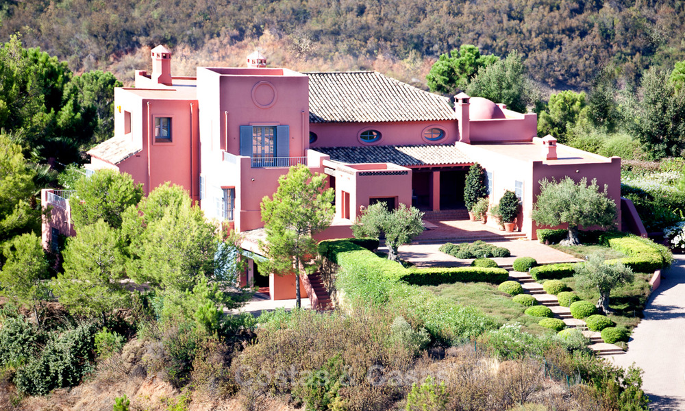 Villa in Spaanse stijl te koop Panoramisch uitzicht in een Luxueuse Beveiligde Golfresort in Benahavis - Marbella 3171