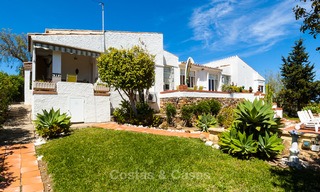 Te renoveren Villa te koop in Estepona, Costa del Sol, met prachtig zeezicht en dichtbij het strand 3194 