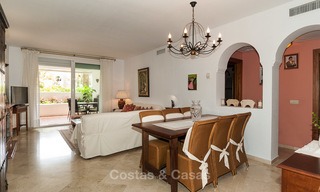 Knus, comfortabel appartement te koop in Costalita, aan de strandzijde van de New Golden Mile, tussen Marbella en Estepona 3197 