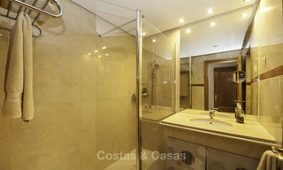 Knus, comfortabel appartement te koop in Costalita, aan de strandzijde van de New Golden Mile, tussen Marbella en Estepona 12712 