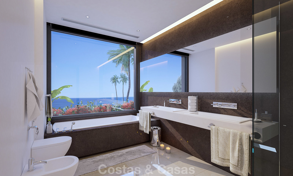Moderne villa te koop met een prachtig open uitzicht op zee, op 5 minuten lopen naar het strand in Estepona 3218
