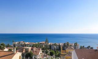 Moderne villa te koop met een prachtig open uitzicht op zee, op 5 minuten lopen naar het strand in Estepona 7912 