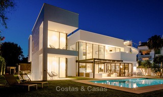 Hedendaagse villa te koop, gelegen vlakbij het Strand in Puerto Banus, Marbella. Verlaagd in prijs! 3457 