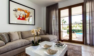 Instapklare nieuwe luxe villa te koop, eerstelijn golf in een gated golfresort, New Golden Mile, Marbella - Estepona 3496 