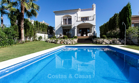 Instapklare nieuwe luxe villa te koop, eerstelijn golf in een gated golfresort, New Golden Mile, Marbella - Estepona 3503